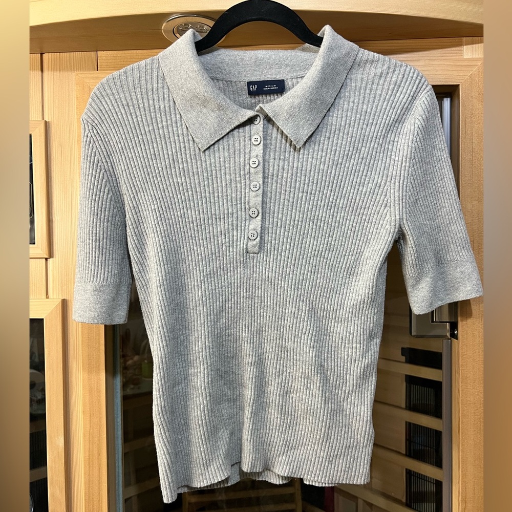 GAP Light Gray Ribbed Polo Shirt